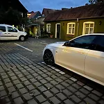 Am Rathaus Adii Hotel