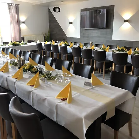 Отель Am Rathaus Adii