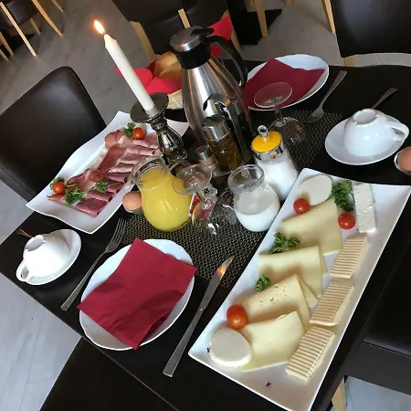 Am Rathaus Adii Hotell